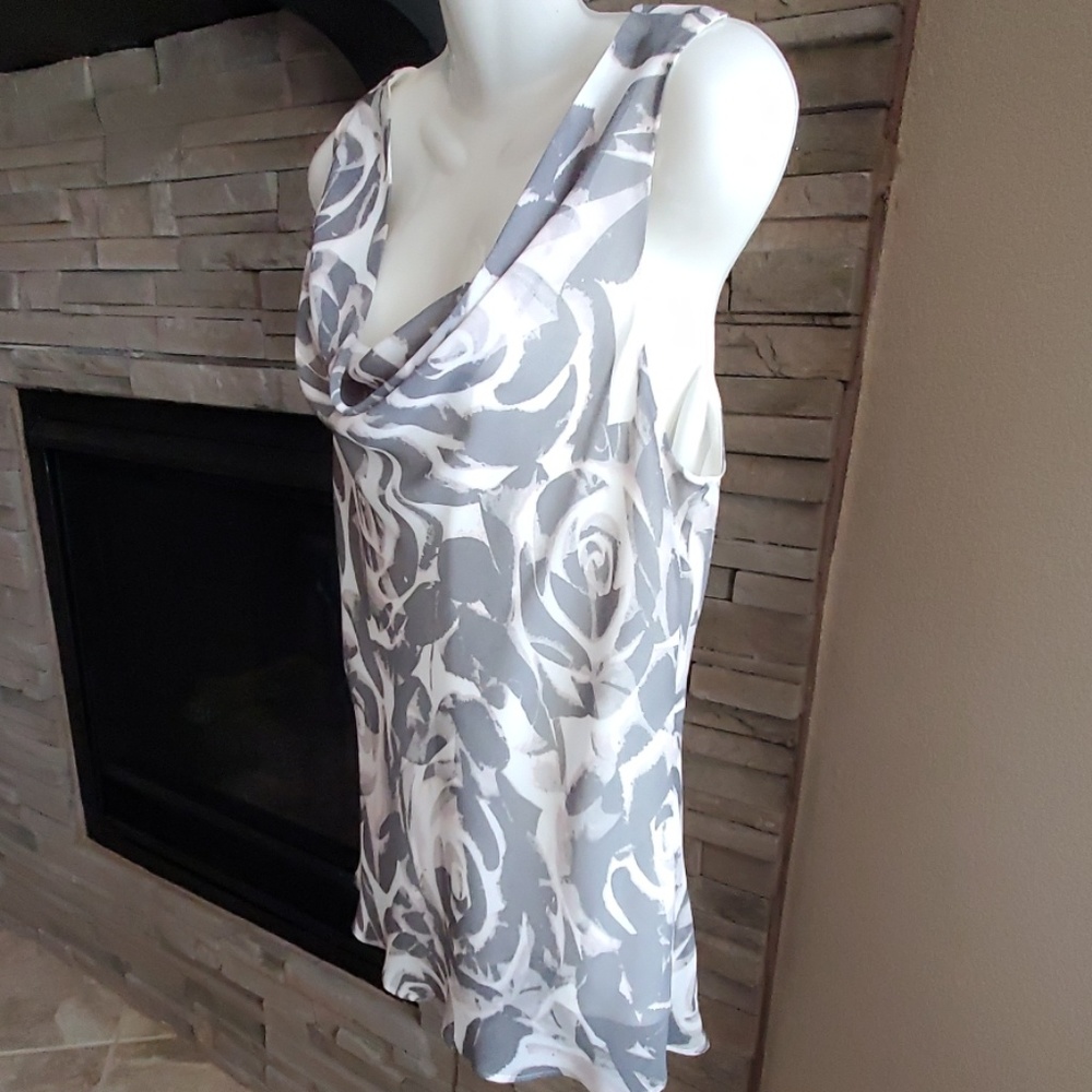 Beautiful sleeveless top 10p